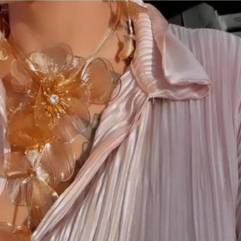 New ZARA Cascading Purple Flowers Floral Statement Necklace Trending | NWOT - Picture 7 of 13